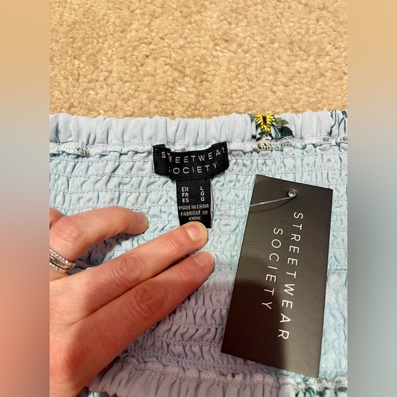 Large NWT Smocked Waist Skirt - Picture 4 of 7